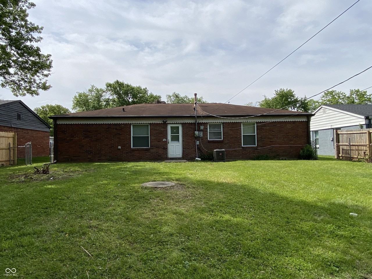 7910 Roy Rd - Photo 2 of 15