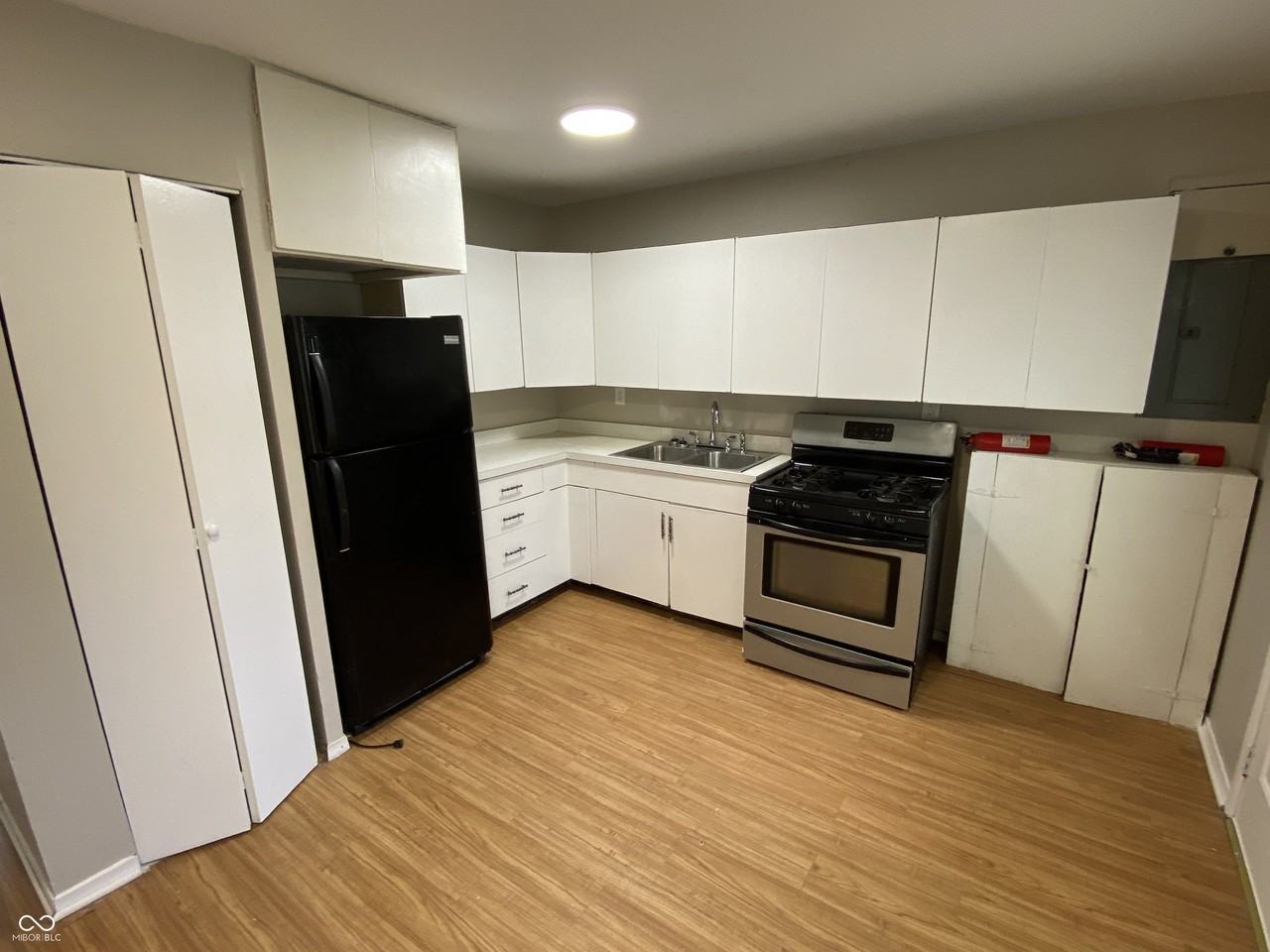 7910 Roy Rd - Photo 6 of 15