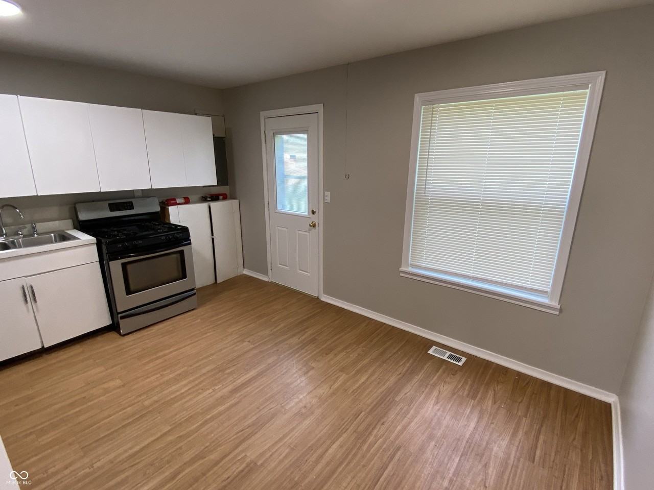 7910 Roy Rd - Photo 7 of 15