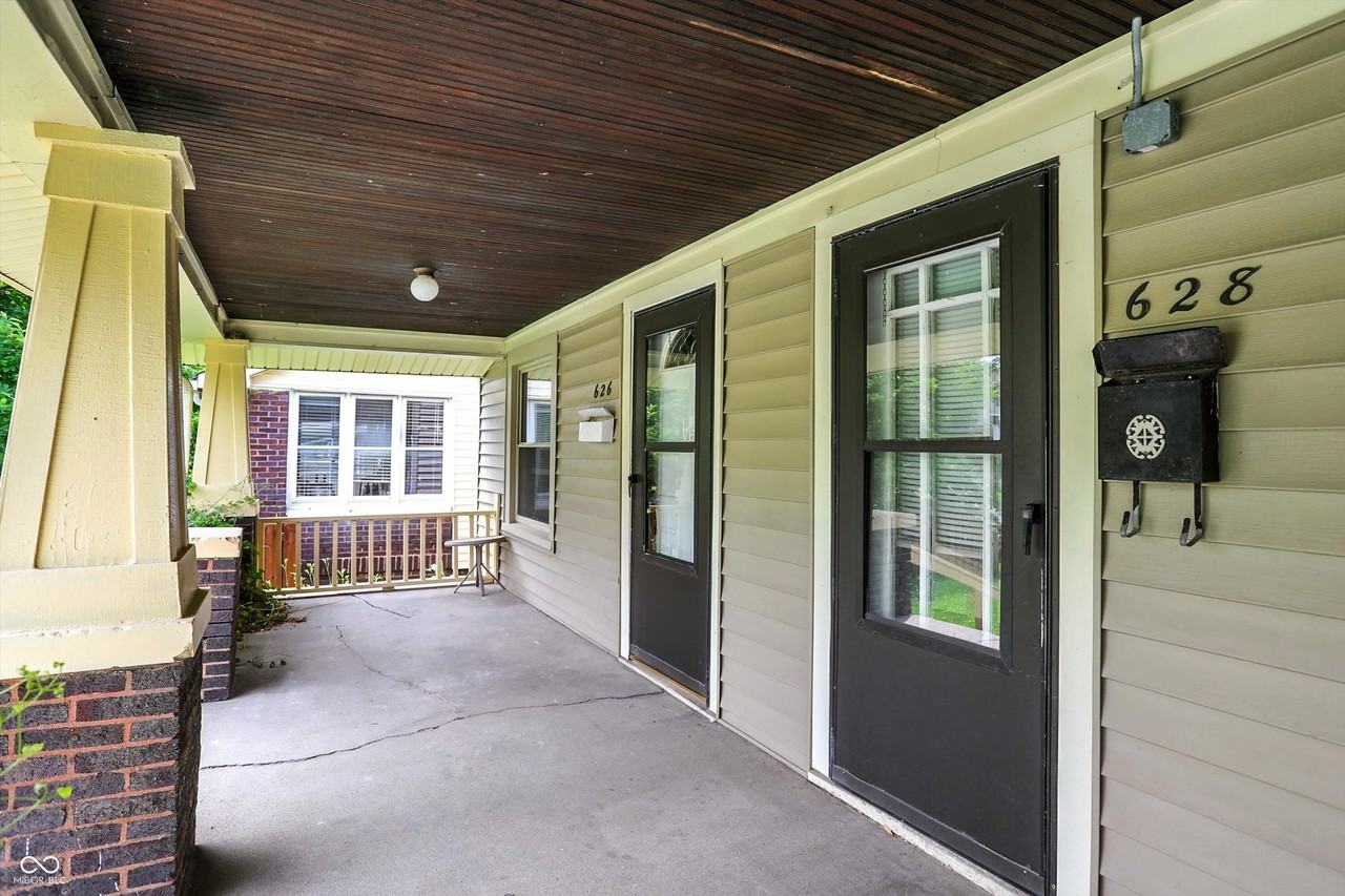 628 N Riley Ave - Photo 3 of 36
