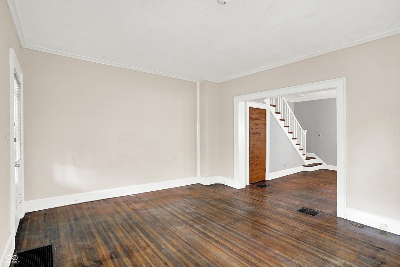 628 N Riley Ave - Photo 6 of 36