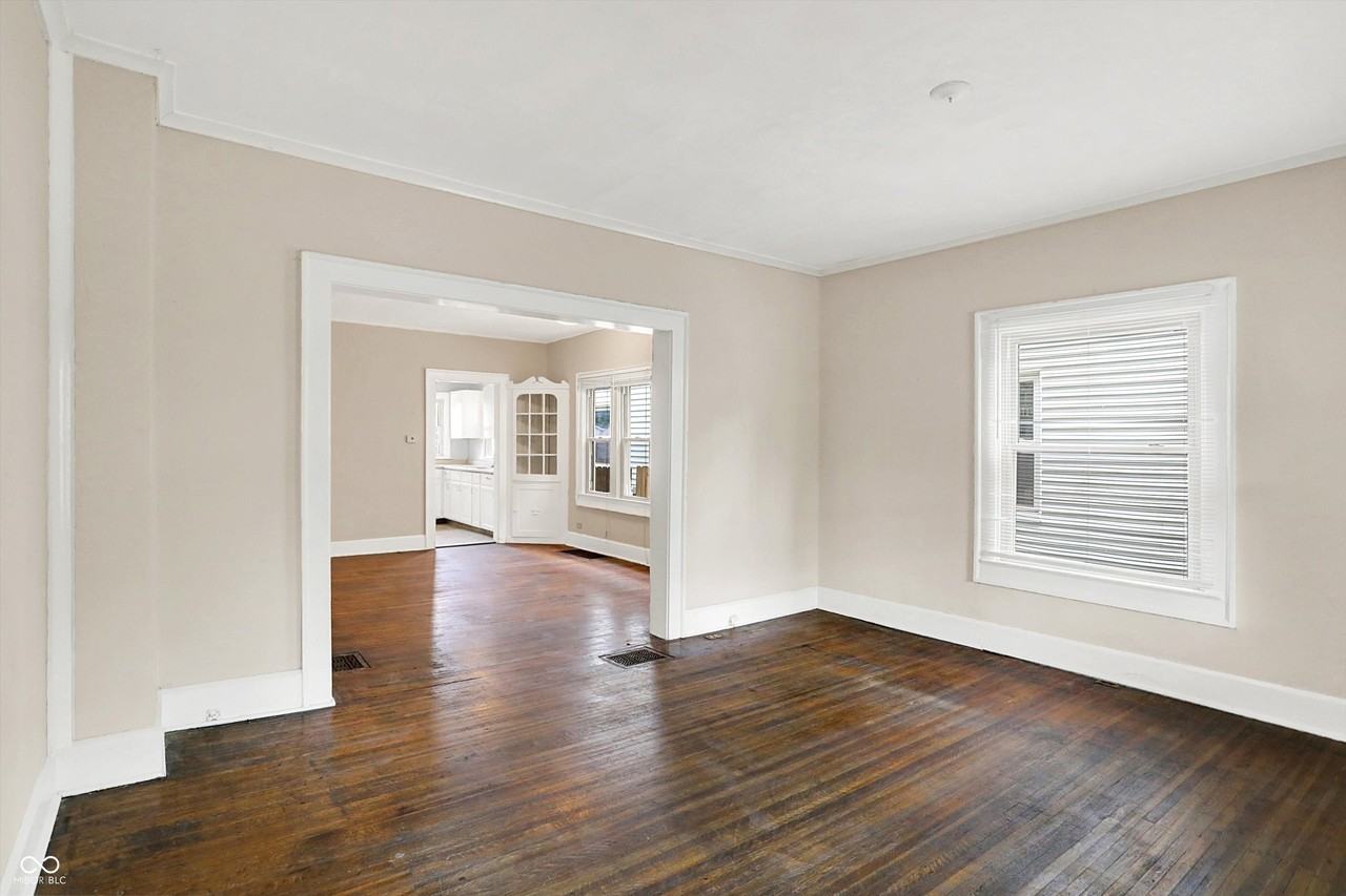 628 N Riley Ave - Photo 7 of 36