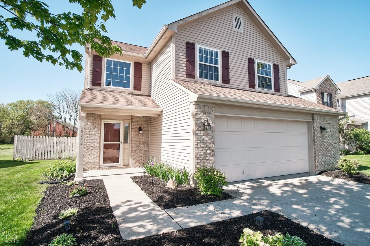 10856 Trailwood Dr - Photo 2 of 50
