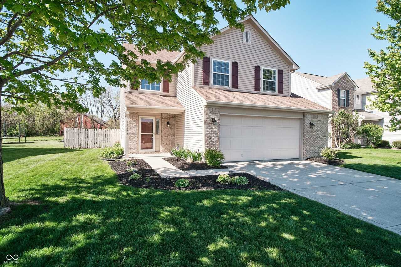 10856 Trailwood Dr - Photo 3 of 50