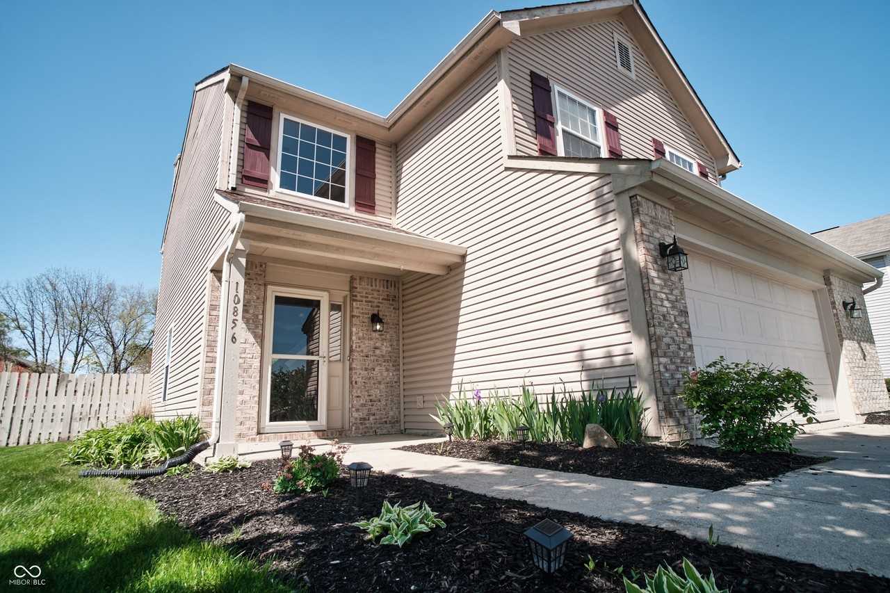 10856 Trailwood Dr - Photo 4 of 50