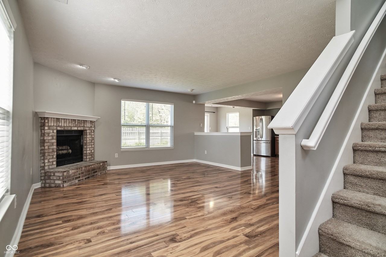 10856 Trailwood Dr - Photo 7 of 50