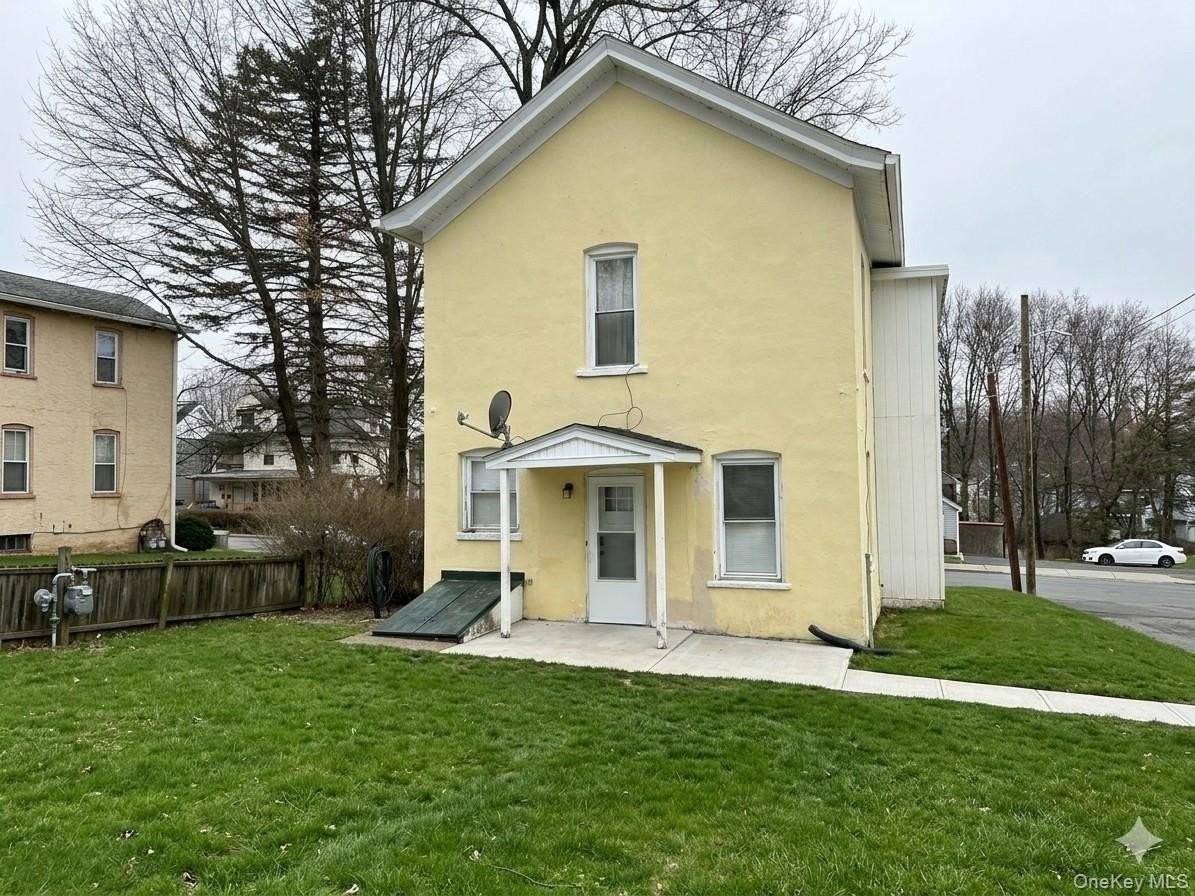 63 Broad St - Photo 2 of 7
