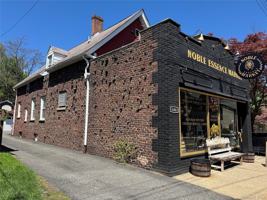 featured image of 646 Main St #2
