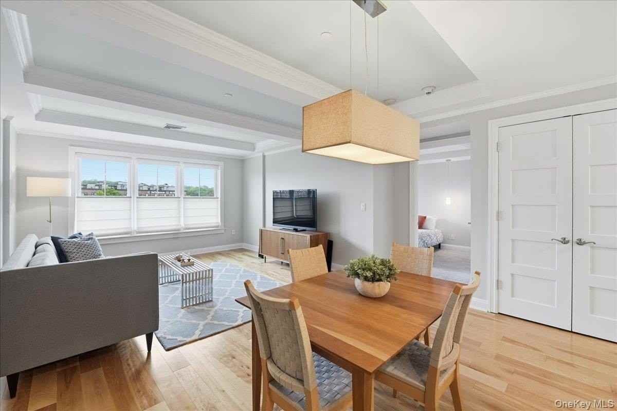 225 Stanley Ave #313 - Photo 3 of 21