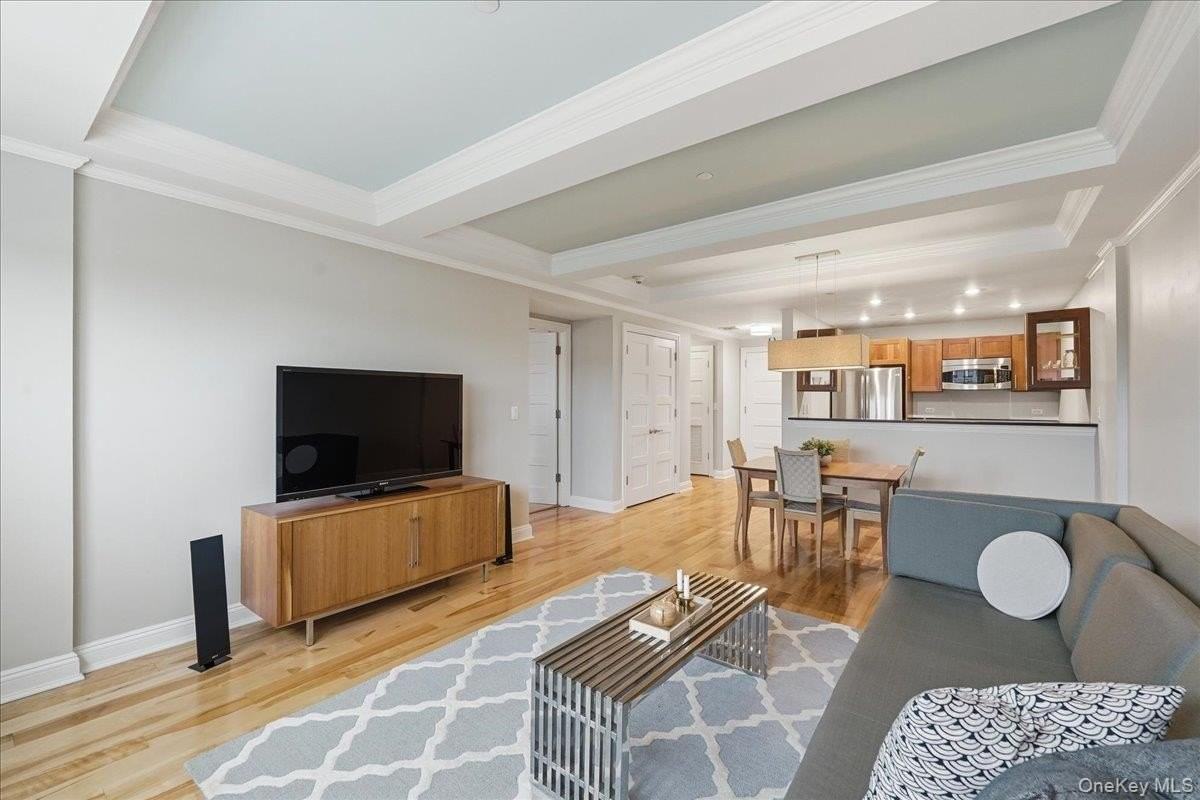 225 Stanley Ave #313 - Photo 5 of 21