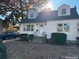 featured image of 563 N Delaware Ave