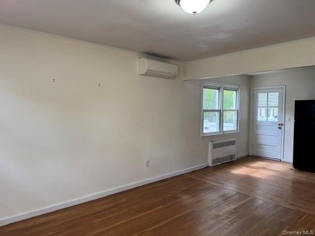 563 N Delaware Ave - Photo 4 of 15