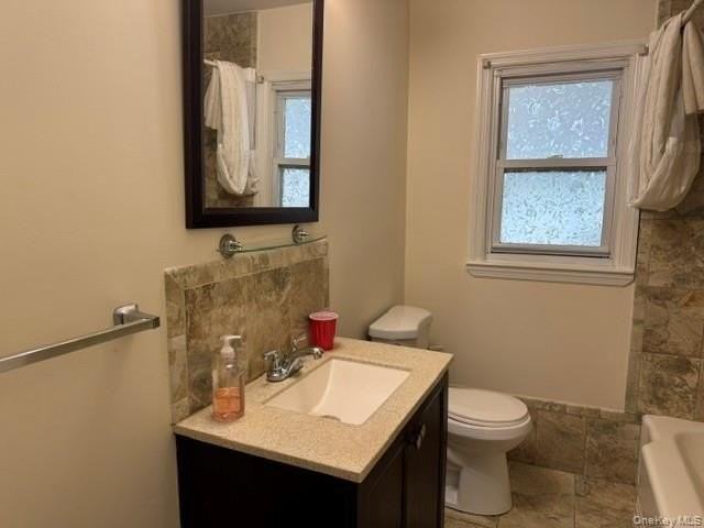 563 N Delaware Ave - Photo 5 of 15