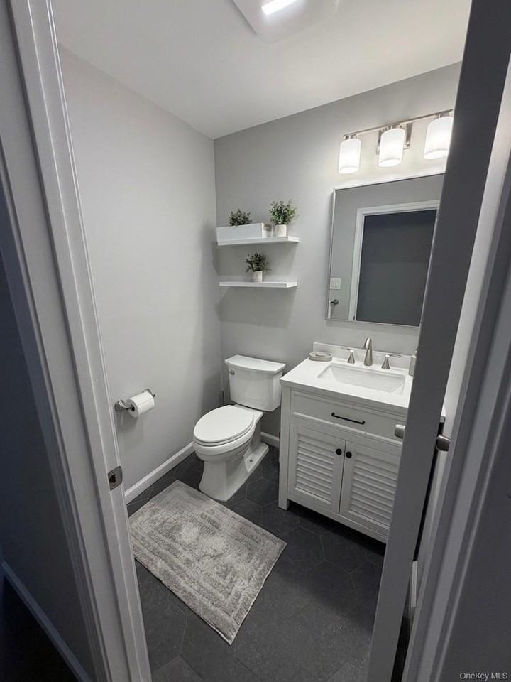 526 Fourth Ave #A - Photo 5 of 14