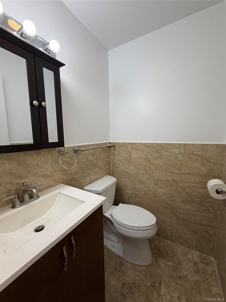 94 Thatcher Ave - Photo 5 of 19