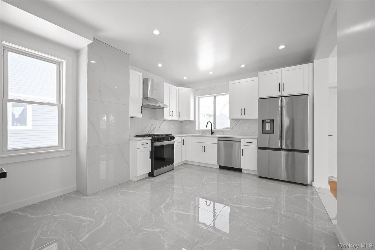 15425 13th Ave - Photo 5 of 17