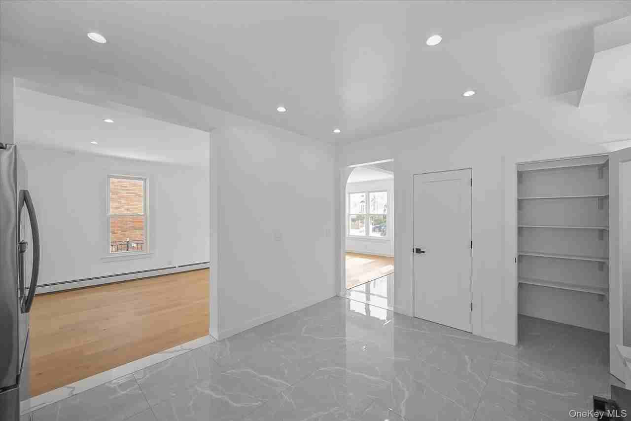 15425 13th Ave - Photo 7 of 17