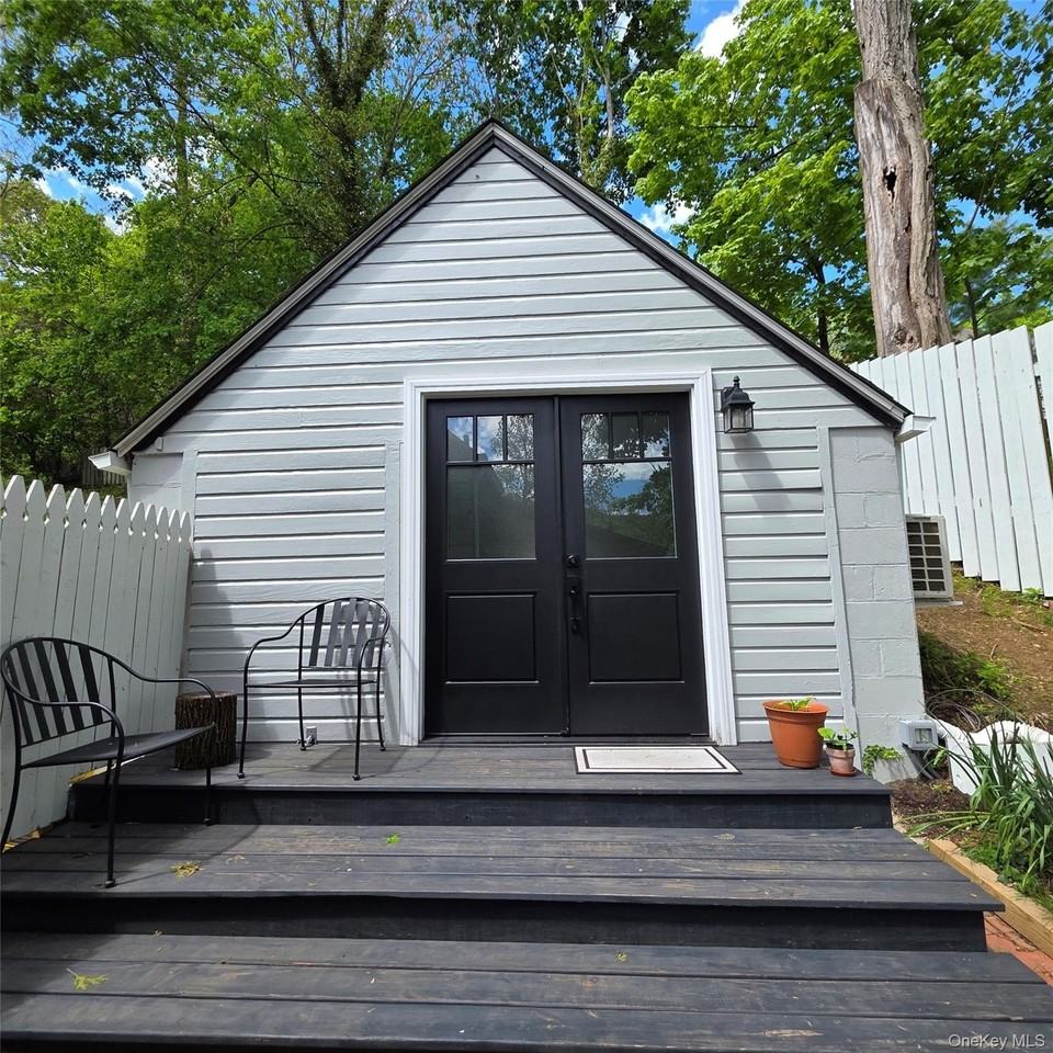 38 Gnarled Hollow Rd - Photo 2 of 11