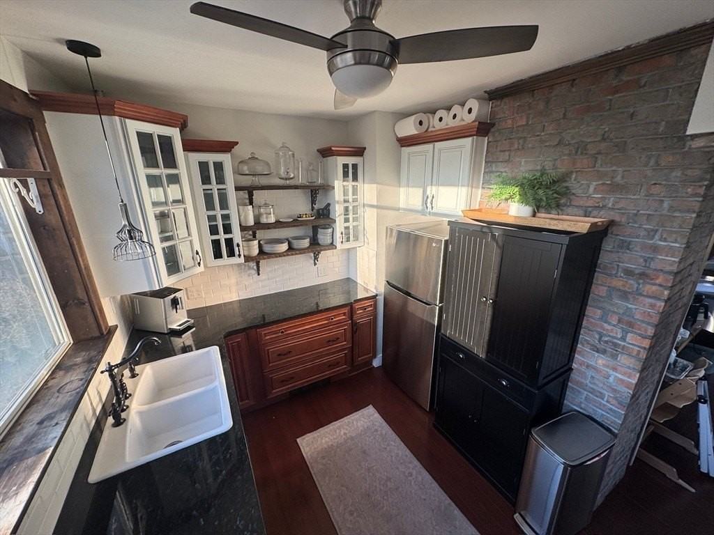 38 Pinckney St #3 - Photo 3 of 40
