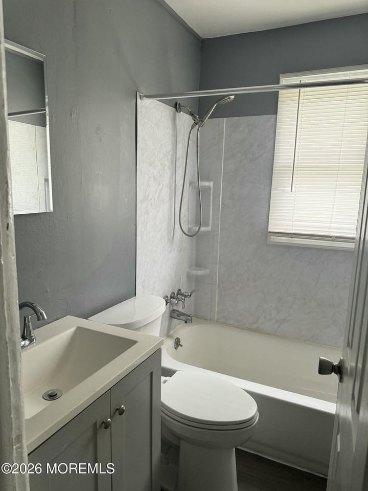 31 Saint James Pl #A - Photo 7 of 9