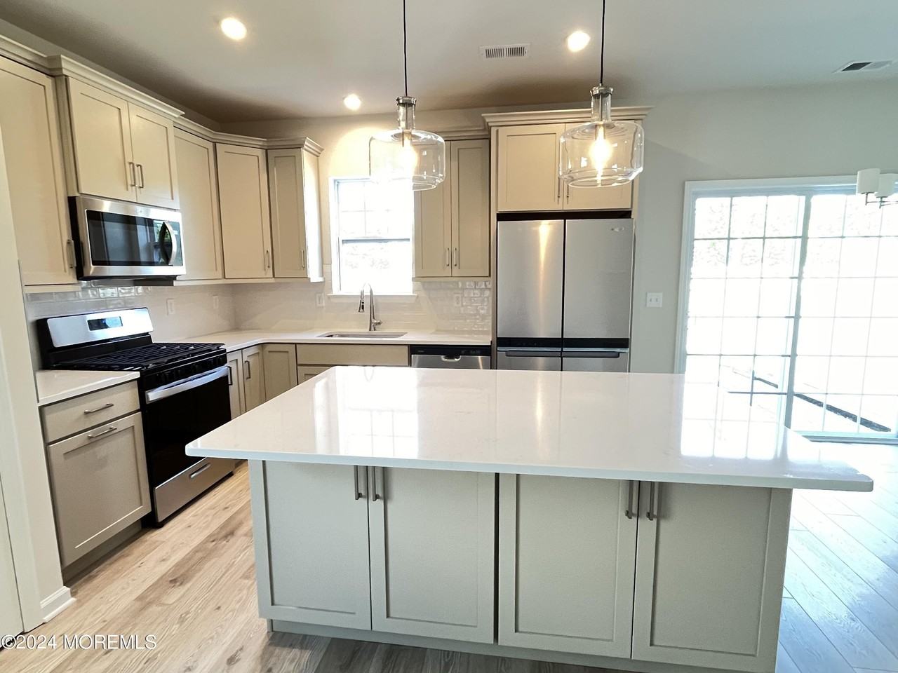 52 Chapel Ln - Photo 5 of 19