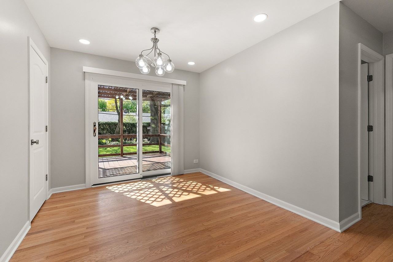 11920 S 74th Ave - Photo 7 of 25