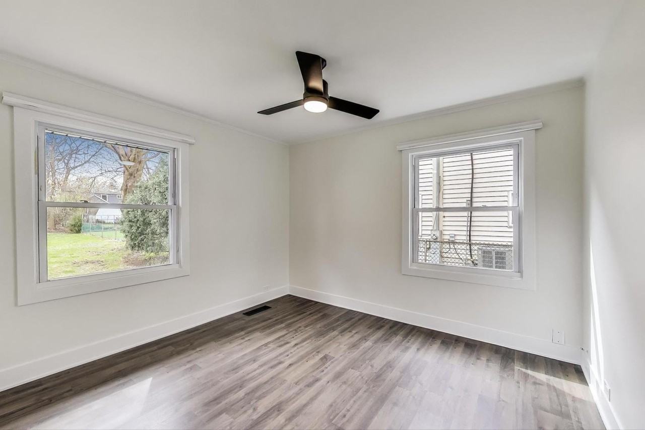 139 S Quentin Rd - Photo 6 of 23