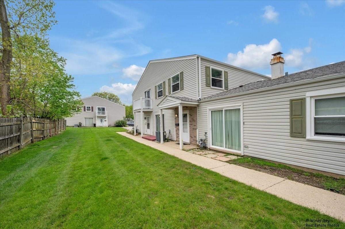 142 Ann Ct #B - Photo 2 of 16