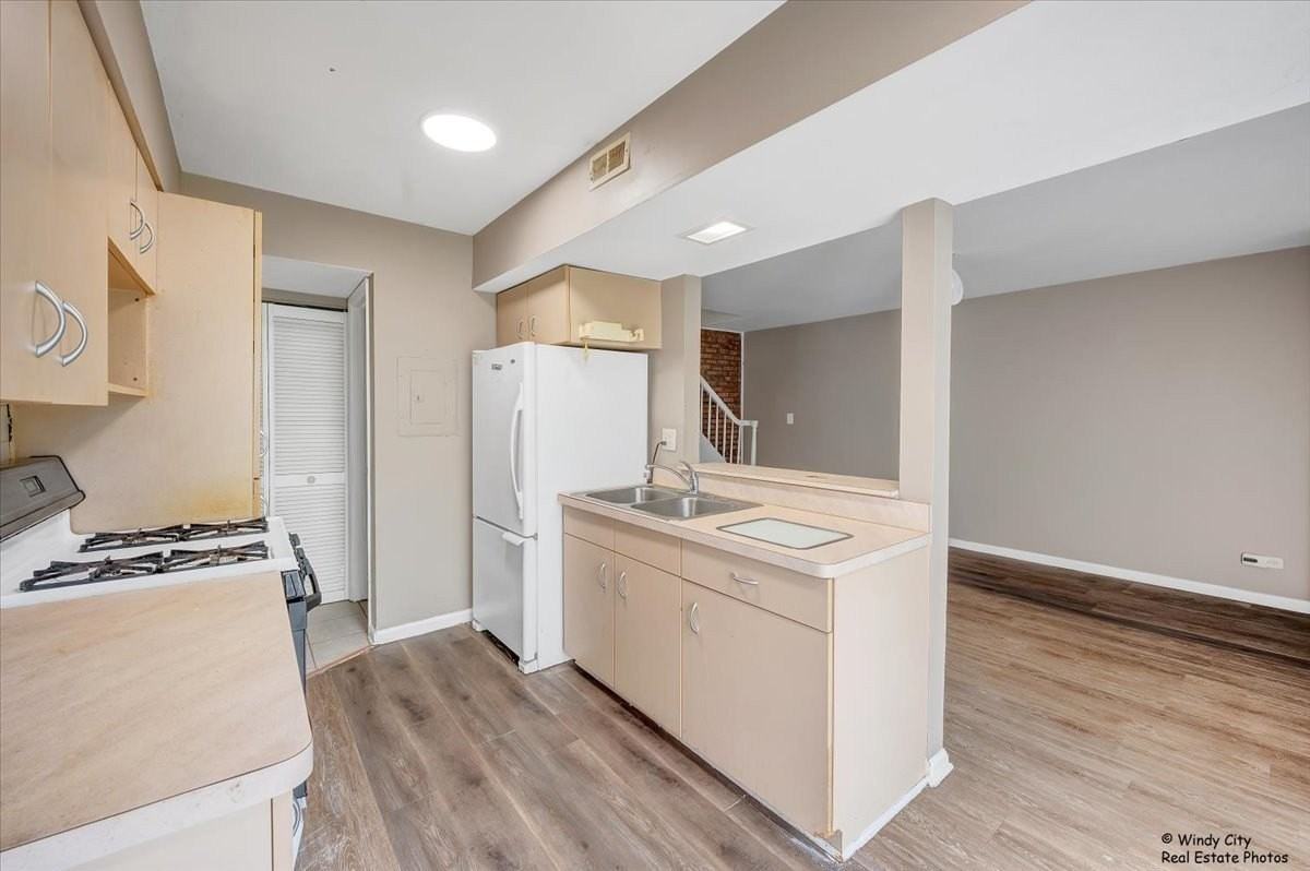 142 Ann Ct #B - Photo 6 of 16