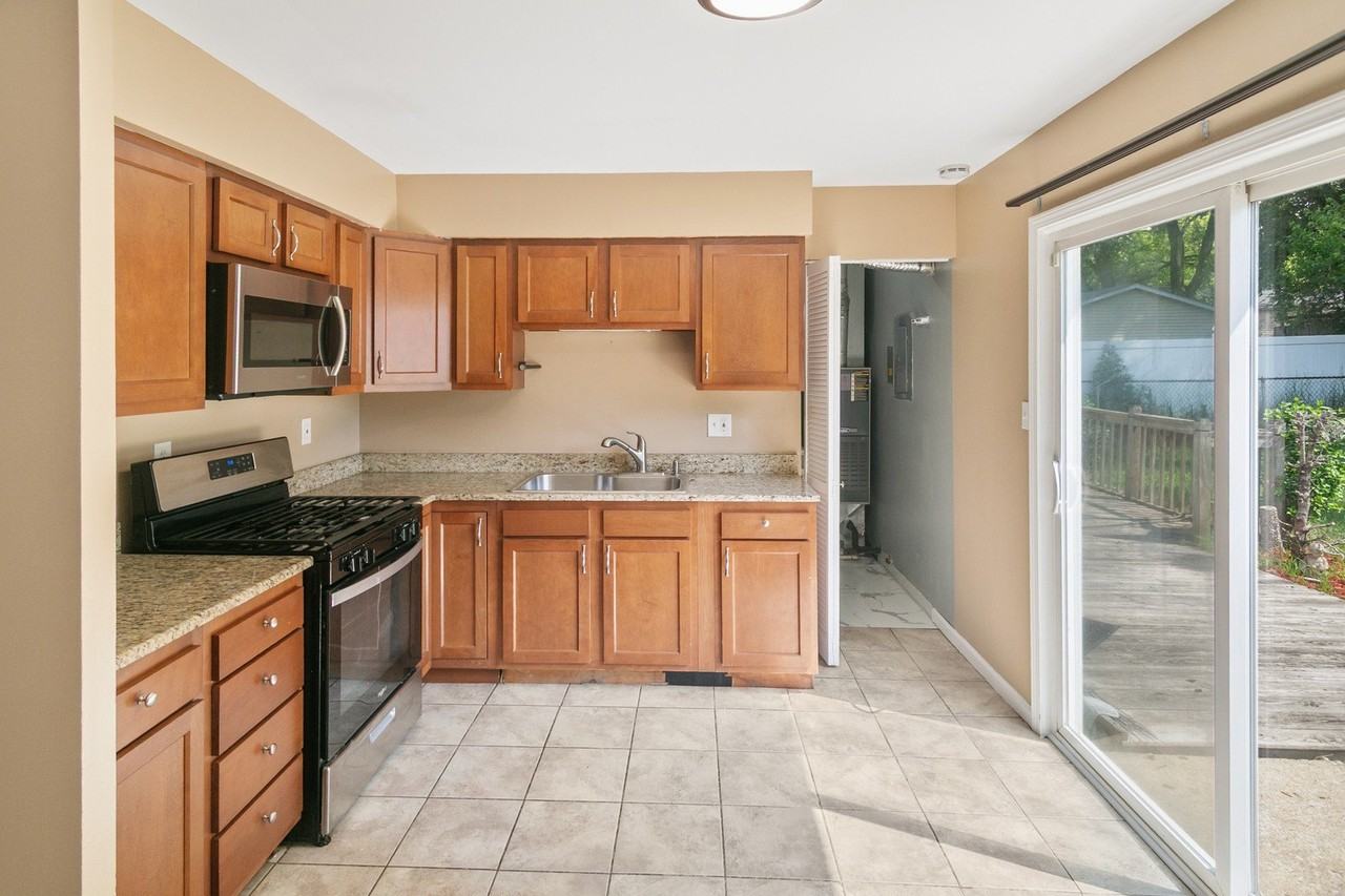 164 Galewood Dr - Photo 2 of 15