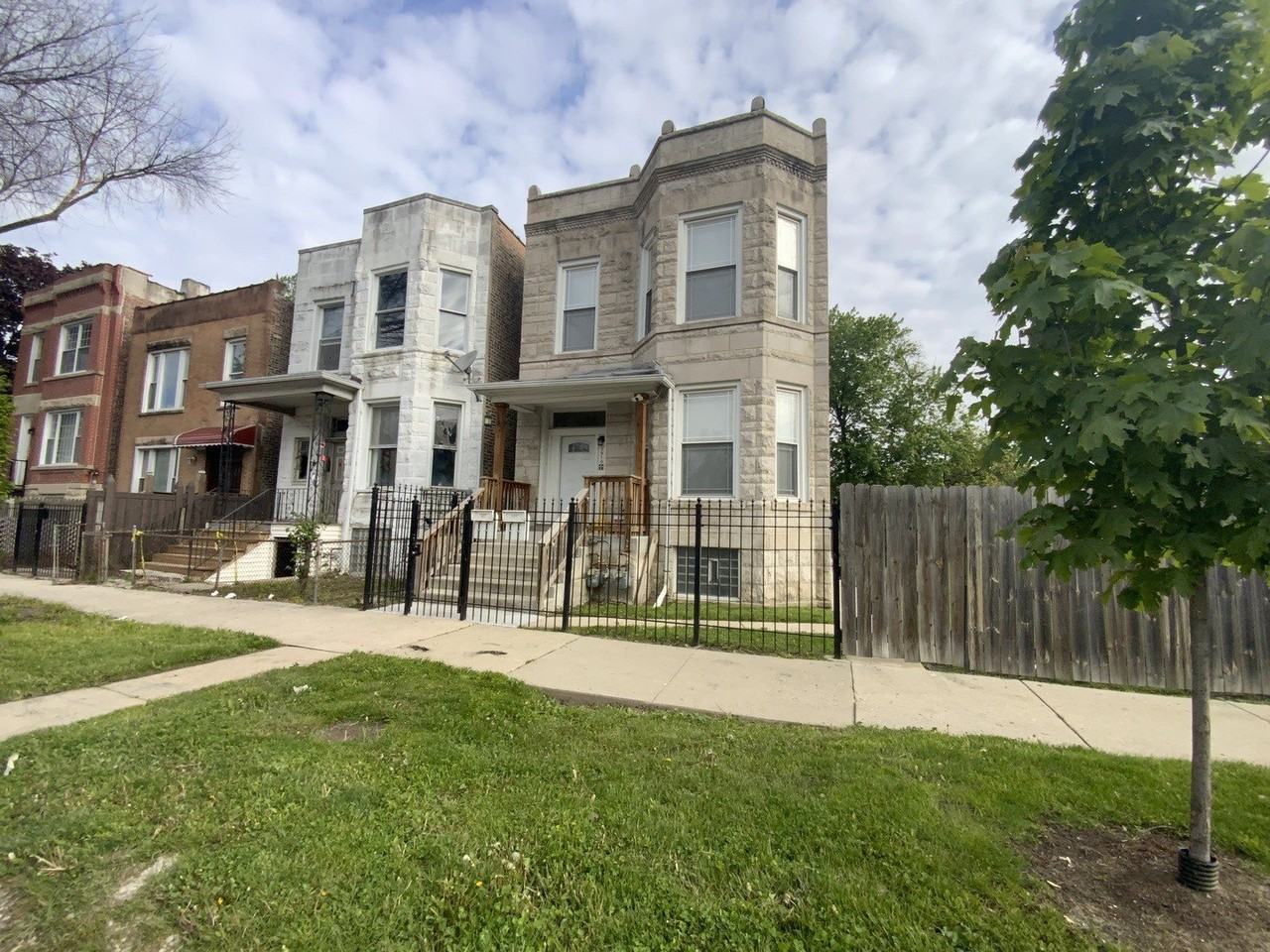 3910 W Arthington St #2 - Photo 2 of 18