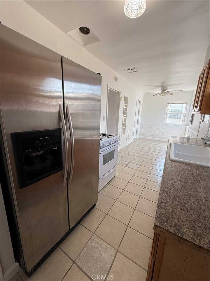 1345 Maynard Dr - Photo 4 of 12