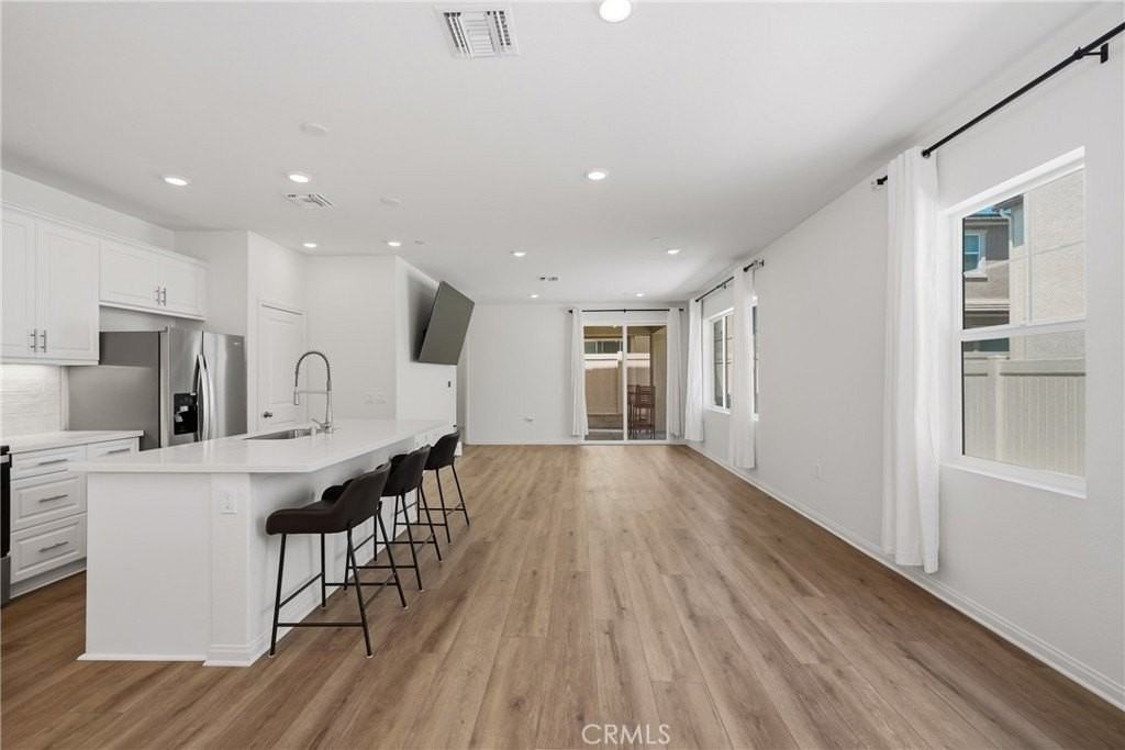 16033 Cochise Ct - Photo 2 of 47