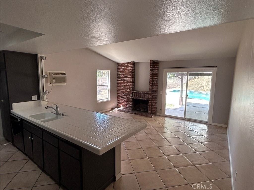 1271 N Emogene St - Photo 6 of 11
