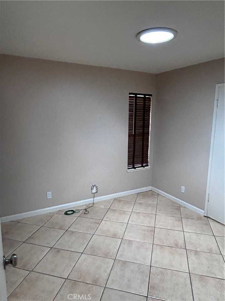 1271 N Emogene St - Photo 7 of 11