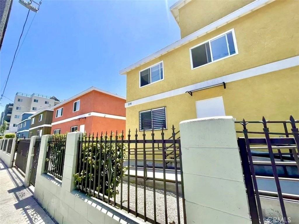 1114 Exposition Blvd - Photo 2 of 8