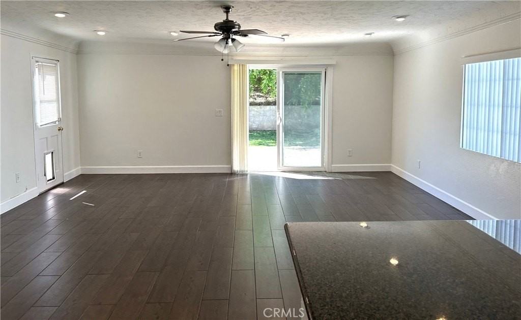 4007 Cypress Ln - Photo 6 of 25