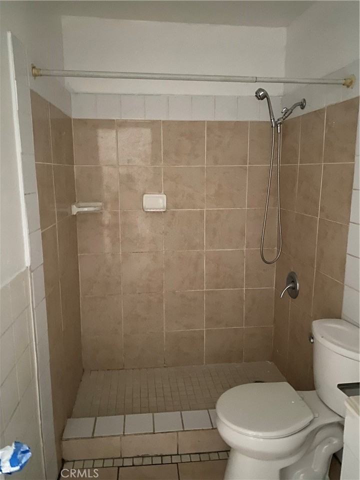 170 E Olive St #3 - Photo 3 of 7