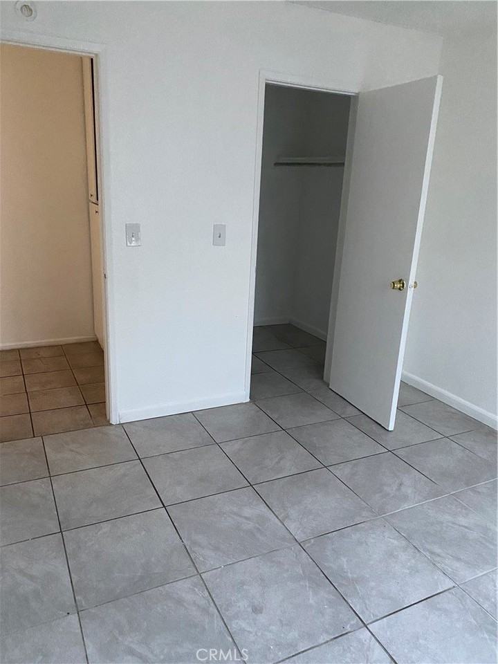 170 E Olive St #3 - Photo 4 of 7