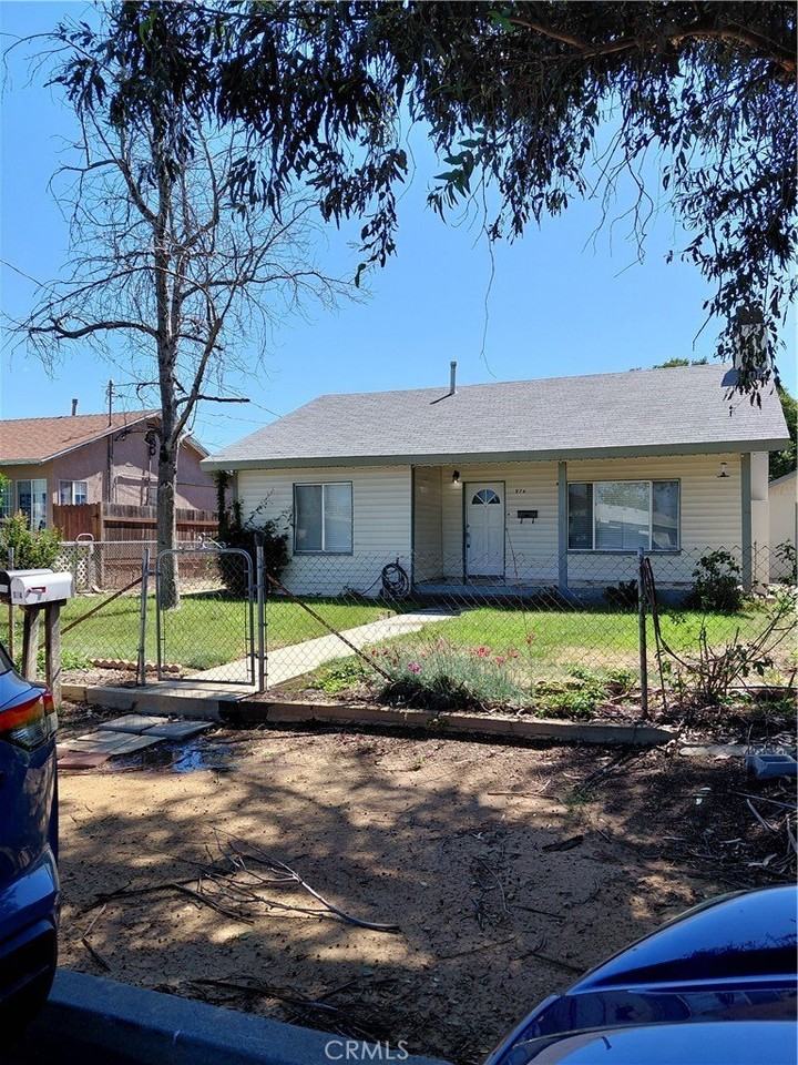 974 Edgar Ave - Photo 2 of 16