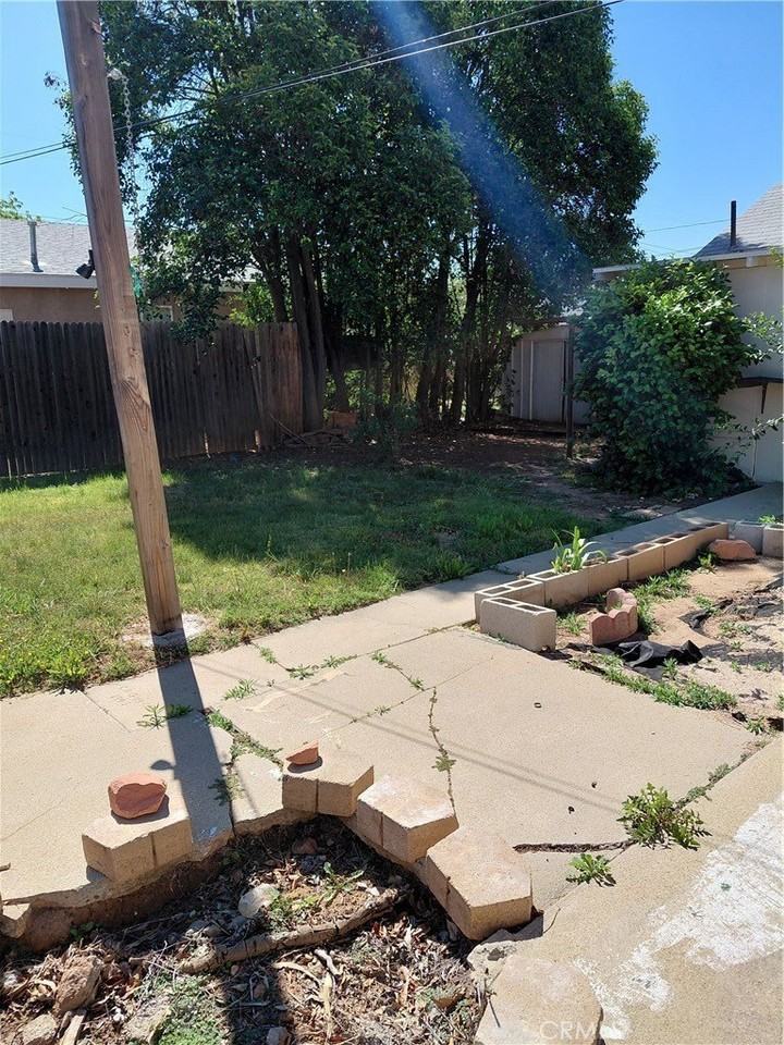 974 Edgar Ave - Photo 3 of 16