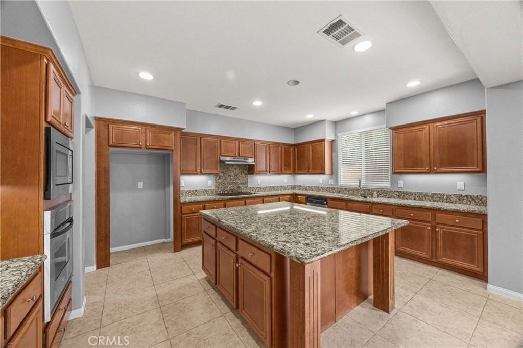 13247 Chariot Rd - Photo 5 of 25