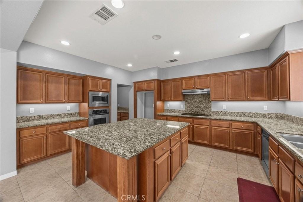 13247 Chariot Rd - Photo 6 of 25