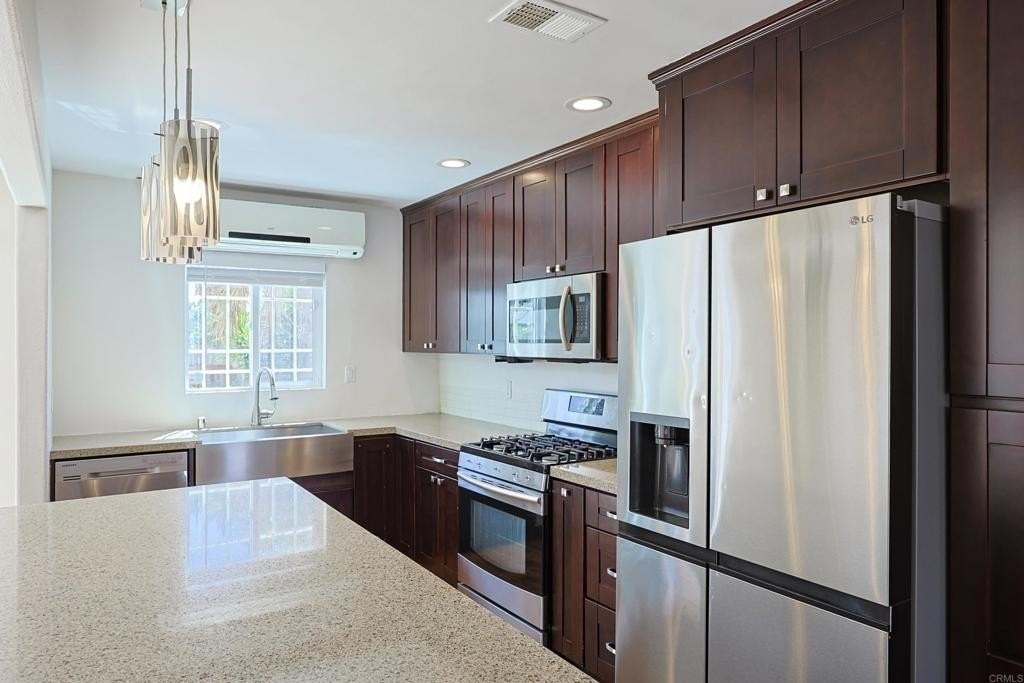 488 D St - Photo 6 of 26