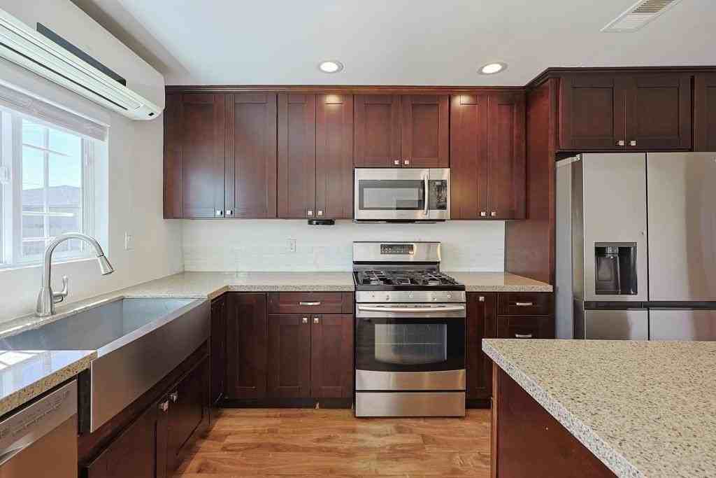 488 D St - Photo 7 of 26