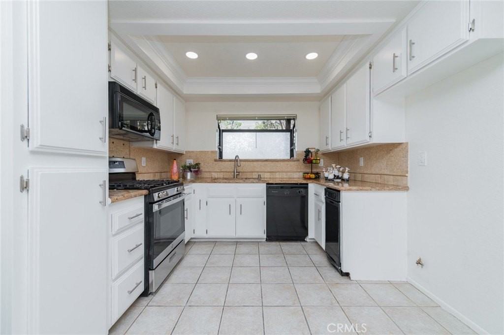 5212 Berkshire Way - Photo 7 of 28