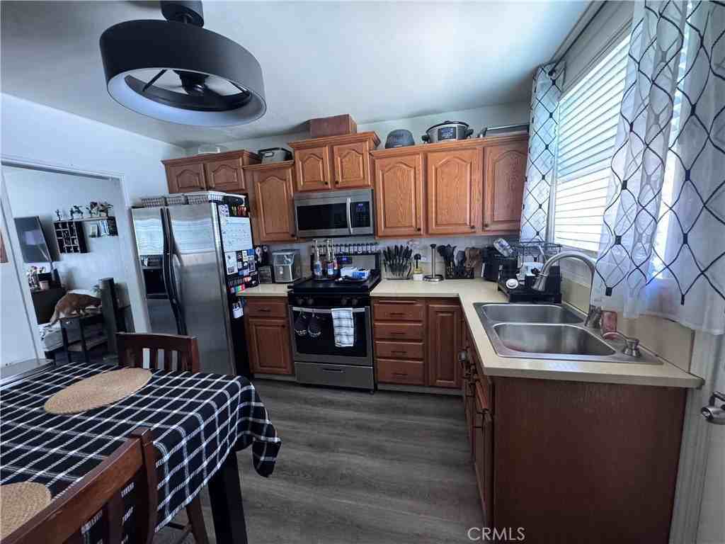 5726 Rocket St - Photo 7 of 12