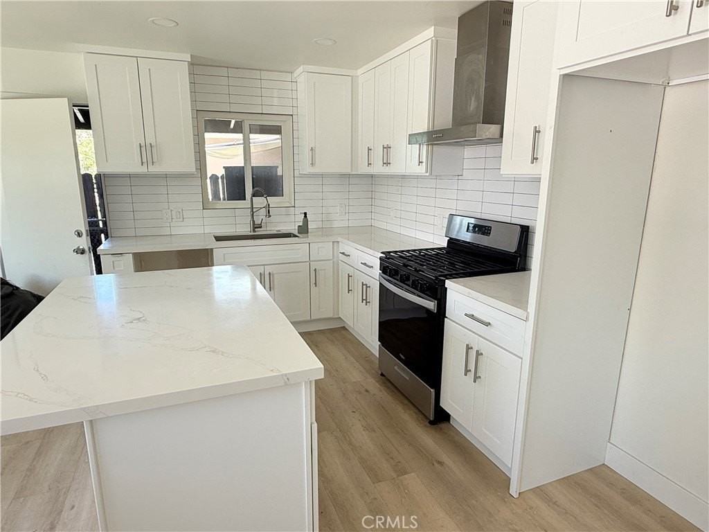 5319 Roosevelt Ave - Photo 2 of 9