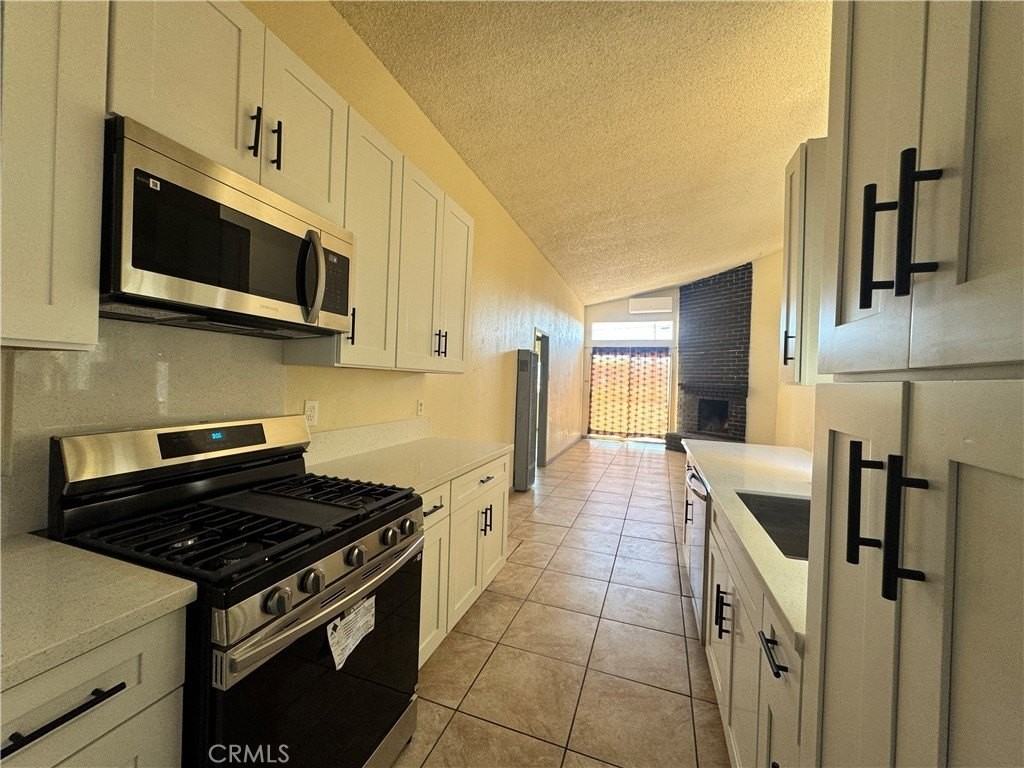 16209 Juniper St #2 - Photo 4 of 21