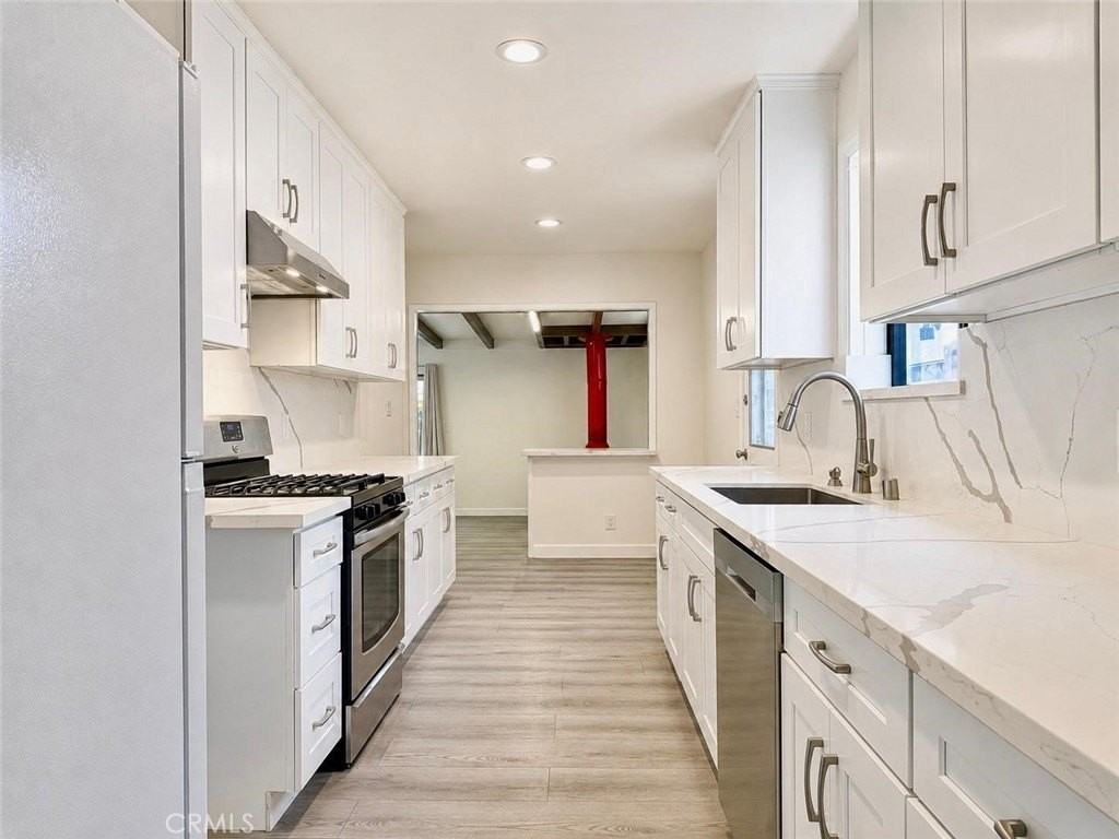 5441 Berryman Ave - Photo 4 of 33